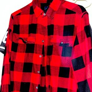 Red flannel shirt medium men’s